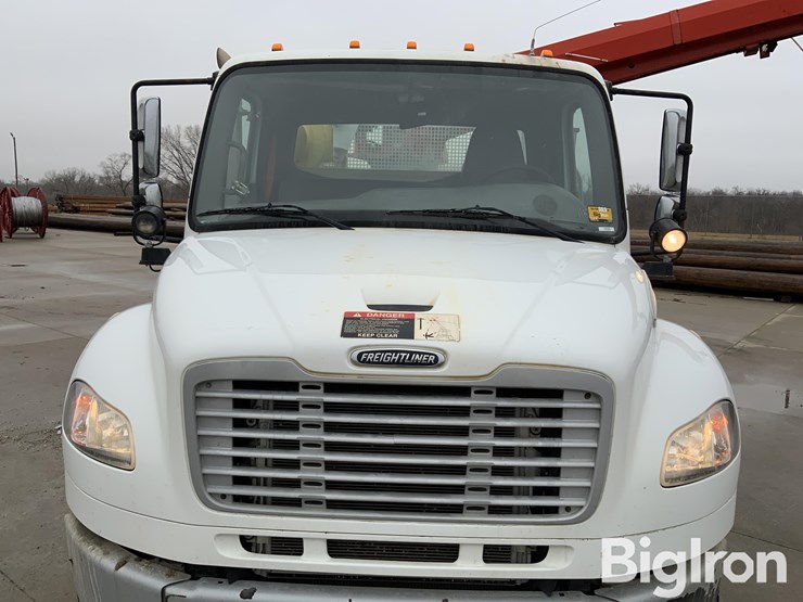 2015-freightliner-m2-106-image-19
