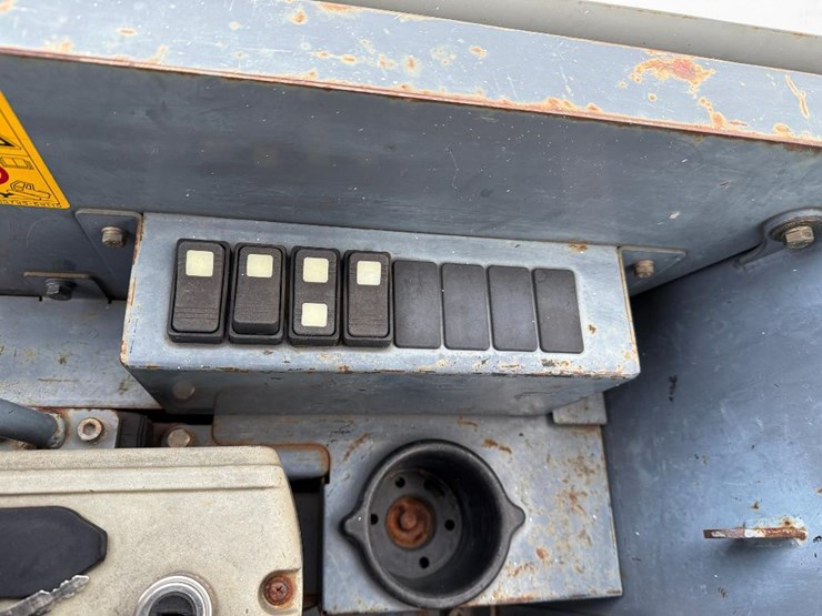 takeuchi-tb235-2-image-51