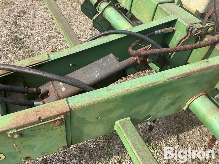 john-deere-7000-image-11