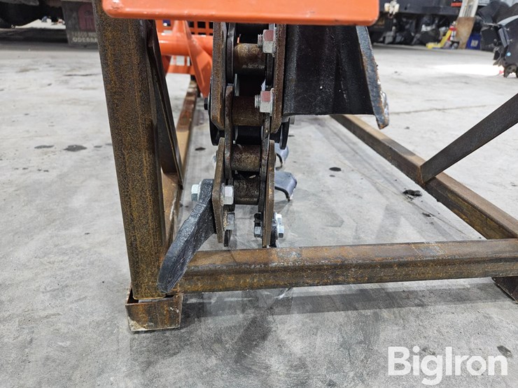 2025-massey-ferguson-730-image-17