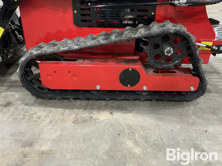 2025-massey-ferguson-730-image-18