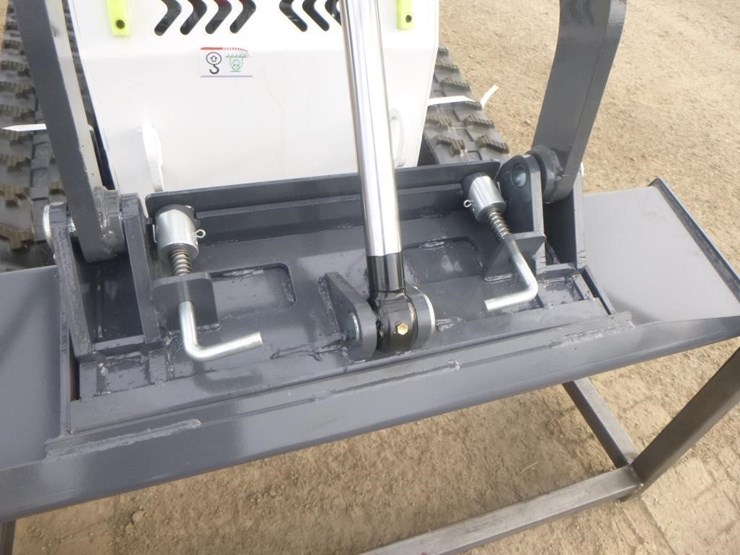 2026-zjg-zj-380-skid-steer-track-loader-image-9