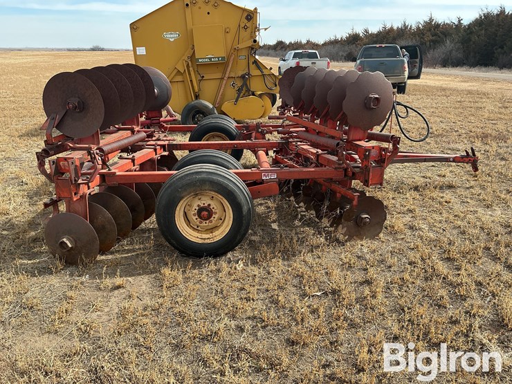 massey-ferguson-520-image-4