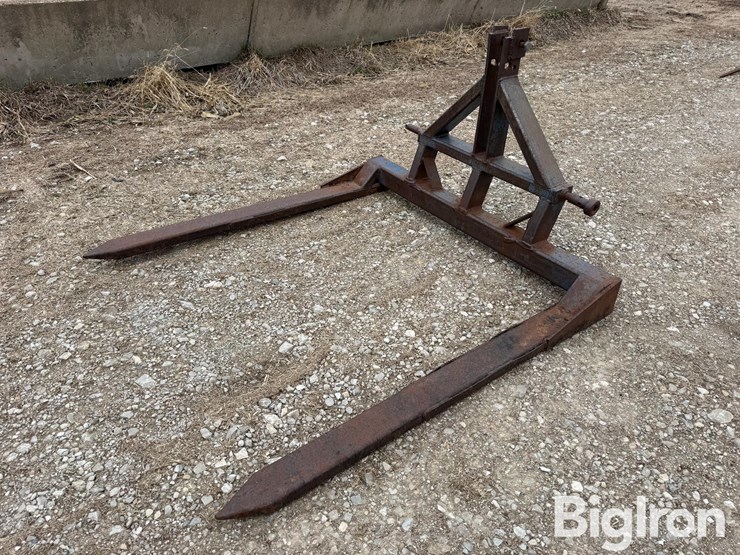 3--pt-mounted-bale-fork-image-1