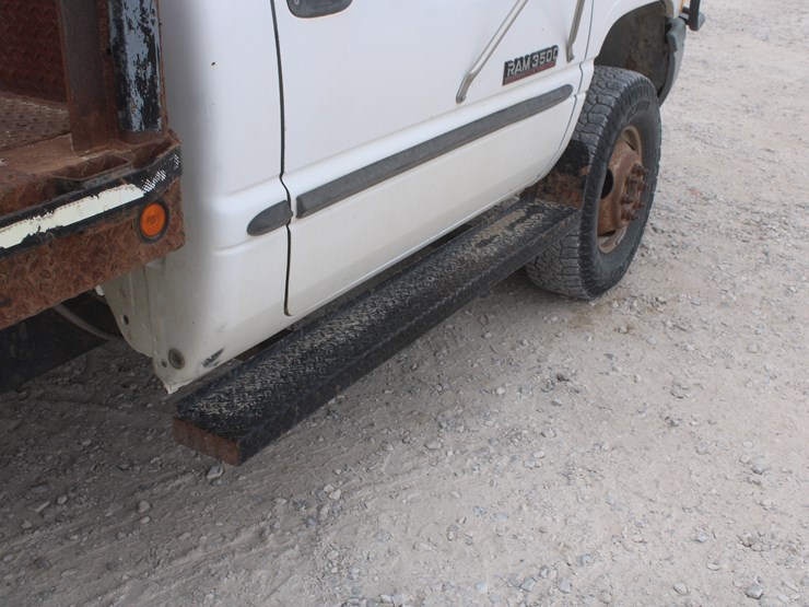 1999-dodge-3500-image-18