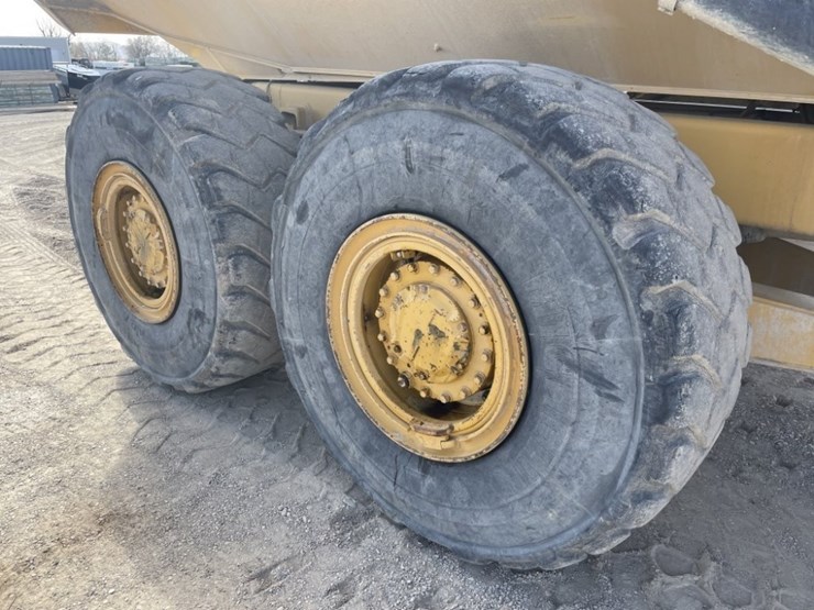 caterpillar-730-image-12