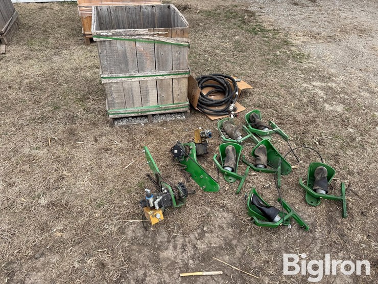 john-deere-hydraulic-drives,-air-bags,-&-wedge-box-image-9