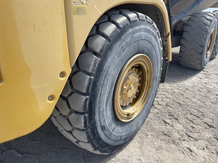 caterpillar-730-image-9