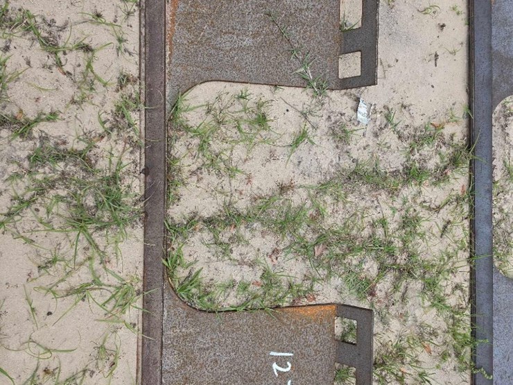 --skid-steer-cutaway-blank-plate-image-1