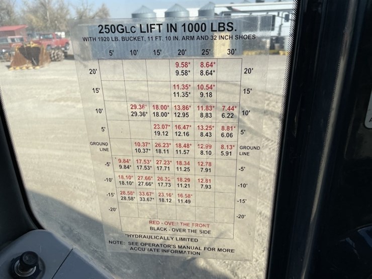 2012-deere-250g-lc-image-50