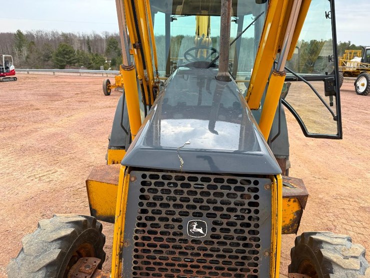 john-deere-410-image-56