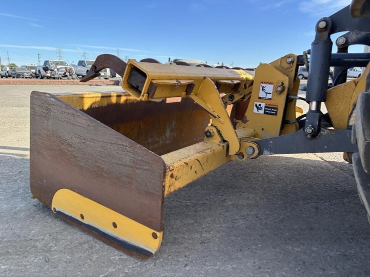 2018-deere-210lep-image-15