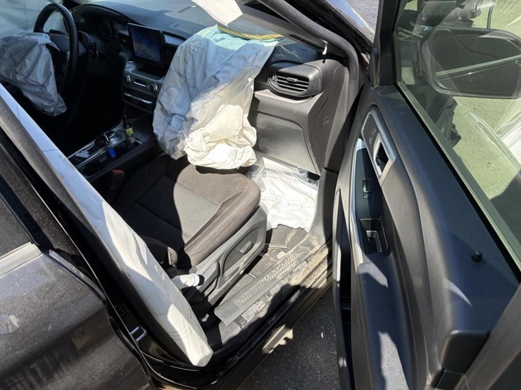 2022-ford-explorer-image-9