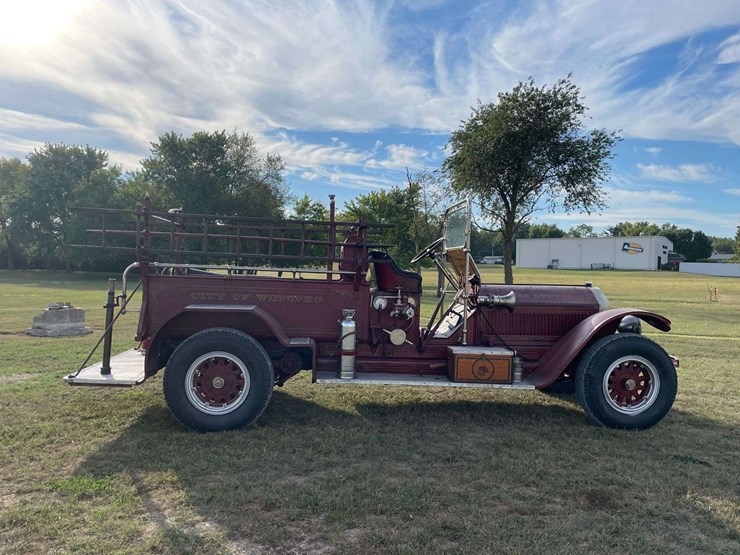 1917-american-la-france-firetruck-image-5