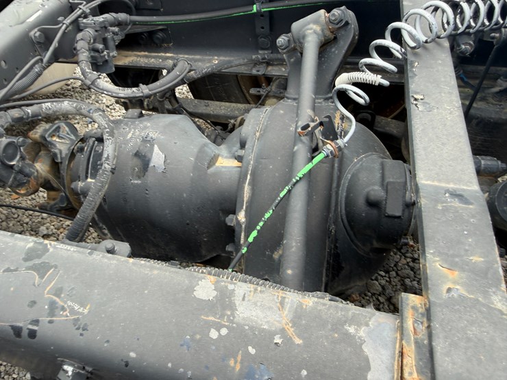 2018-freightliner-122sd-image-20