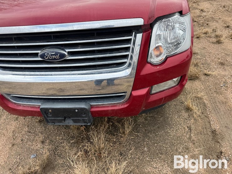 2010-ford-explorer-xlt-image-12