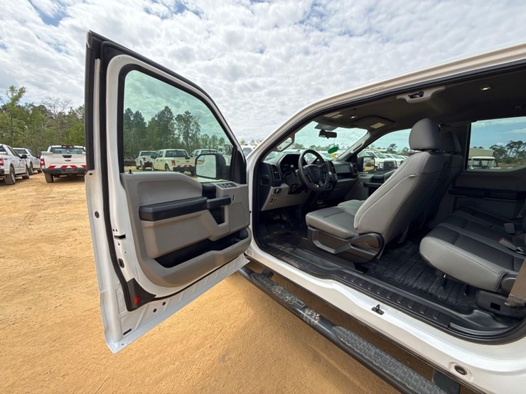 2018-ford-f150-xl-image-9