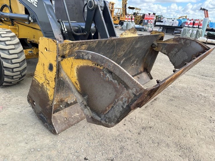 2018-deere-210lep-image-10