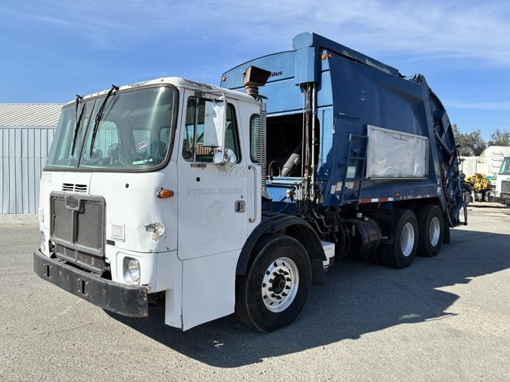 2010-autocar-xpeditor-image-1