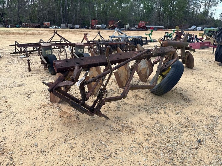 massey-ferguson-82-image-3