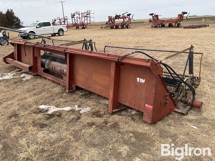 international-810-image-5