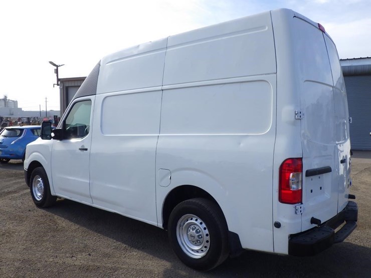 2014-nissan-nv2500-image-4