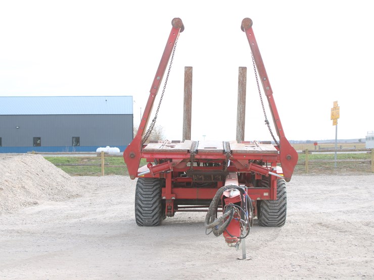 #1064-•-2009-morris-mfg-pro-ag-auto-align-bale-runner-16k-image-13