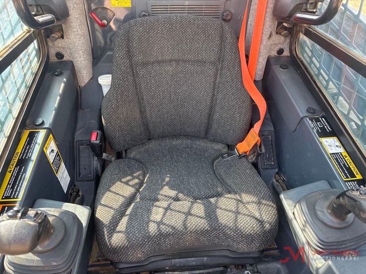 2020-deere-333g-image-19