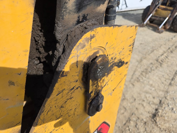 2019-caterpillar-259d3-image-25