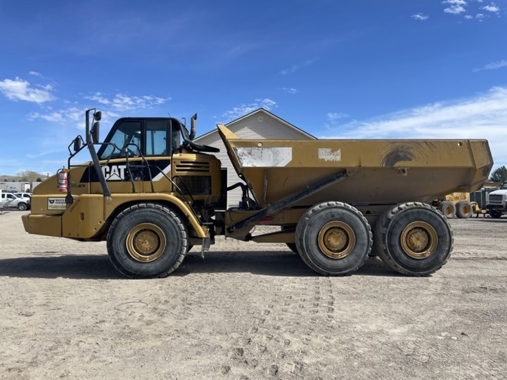 caterpillar-730-image-2