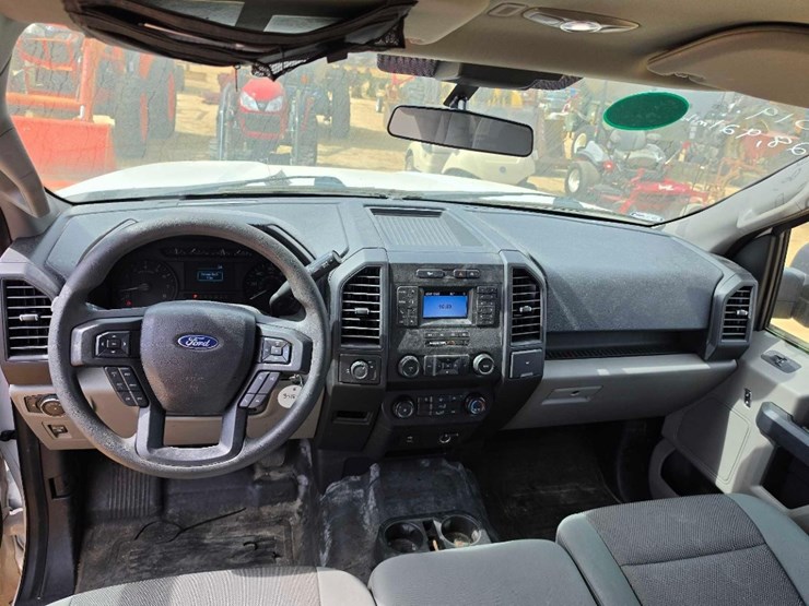 2019-ford-f150-xl-image-11