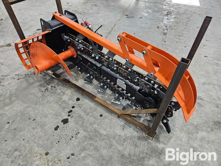 2025-massey-ferguson-730-image-3