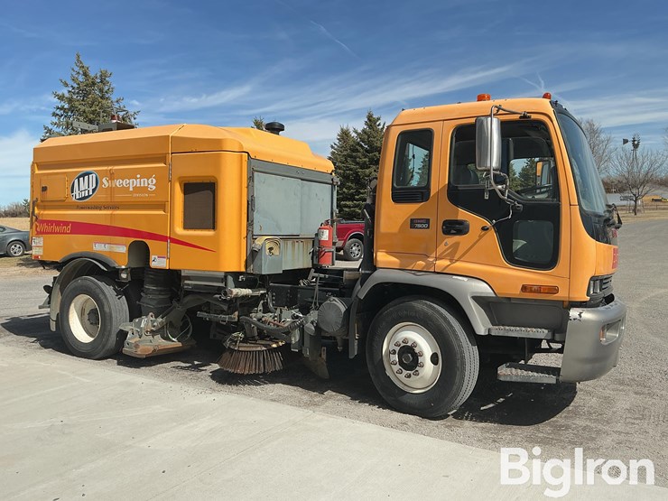 2008-gmc-t7500-image-3