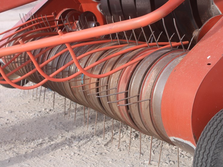 hesston-4910-image-17