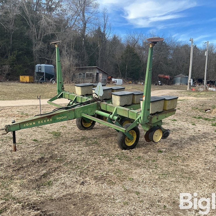 JOHN DEERE 7000
