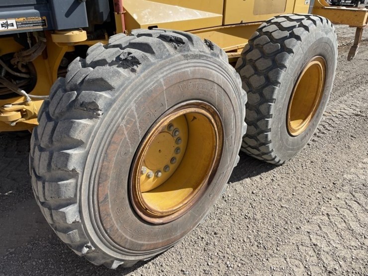 2012-deere-872g-image-10