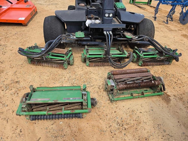 2005-john-deere-3235c-image-5