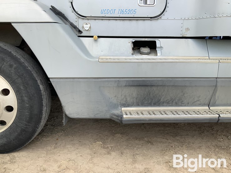 1995-freightliner-fld120-image-15