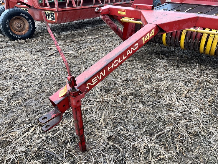new-holland-144-image-5