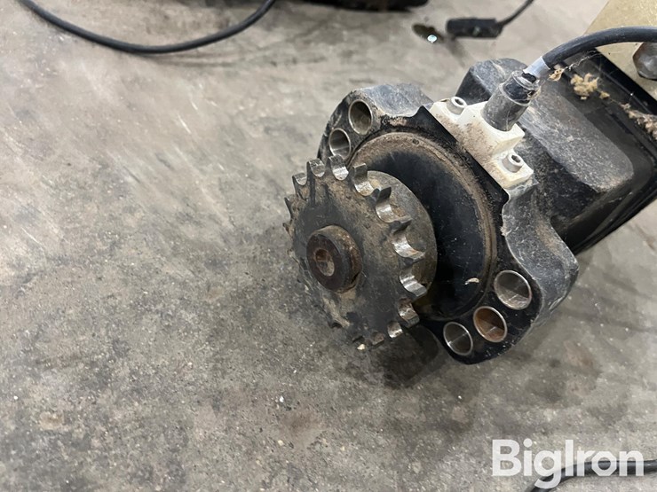 precision-planting-hydraulic-drive-motors-image-18