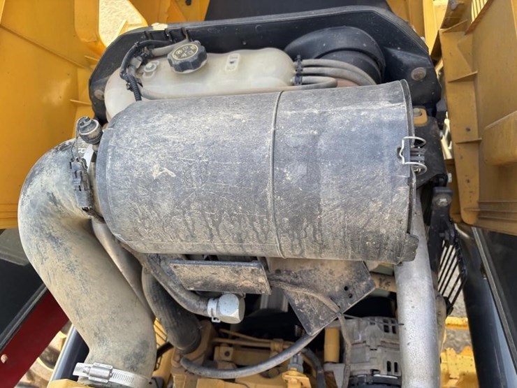 2018-deere-210lep-image-45