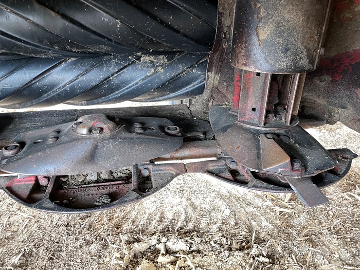 2015-new-holland-313-image-26