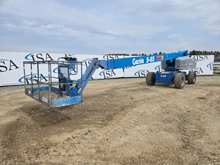 2007-genie-s85-image-1