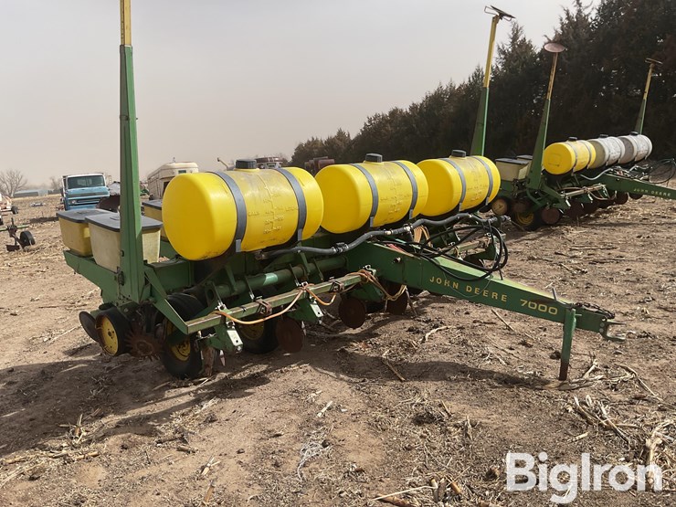 john-deere-7000-image-3