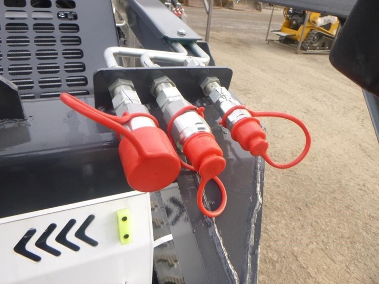 2026-zjg-zj-380-skid-steer-track-loader-image-10