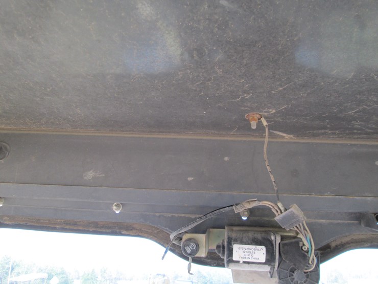 new-holland-b95b-image-42