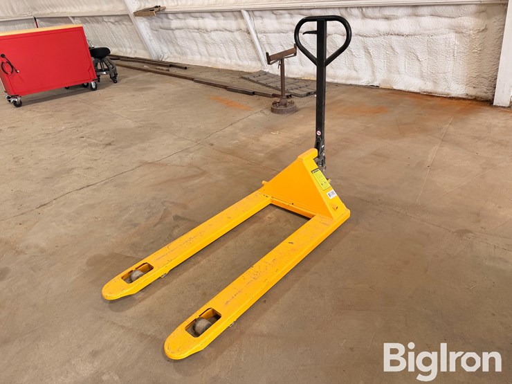 4400-lbs.-pallet-jack-image-1