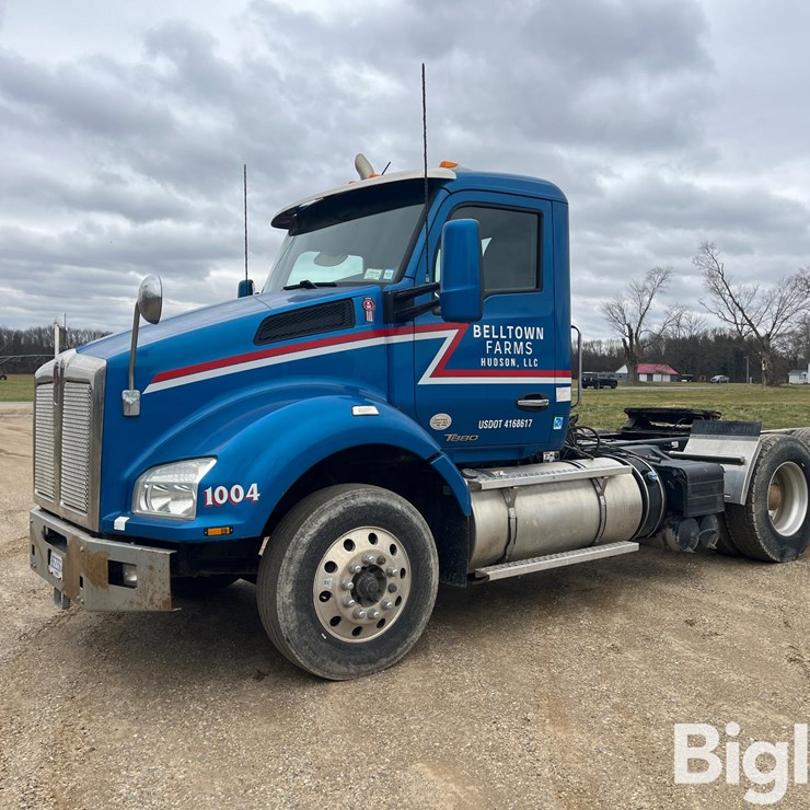 2017 KENWORTH T880