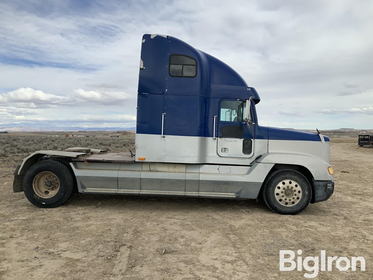 1995-freightliner-fld120-image-4