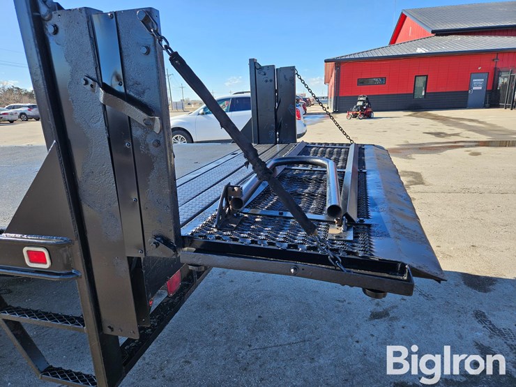 2015-ford-f550-image-14